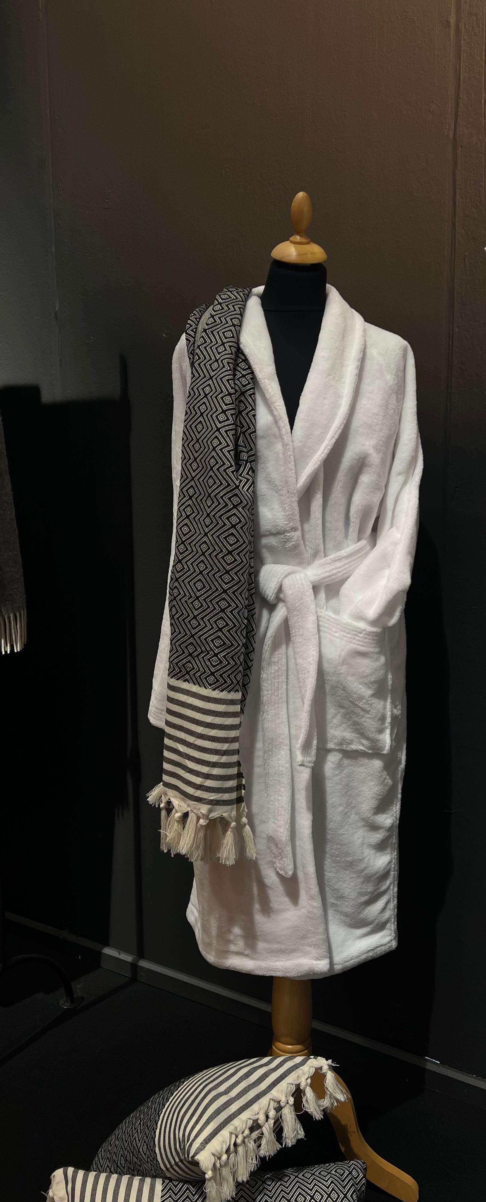 Textilwerke Bademantel an der Igeho 2025