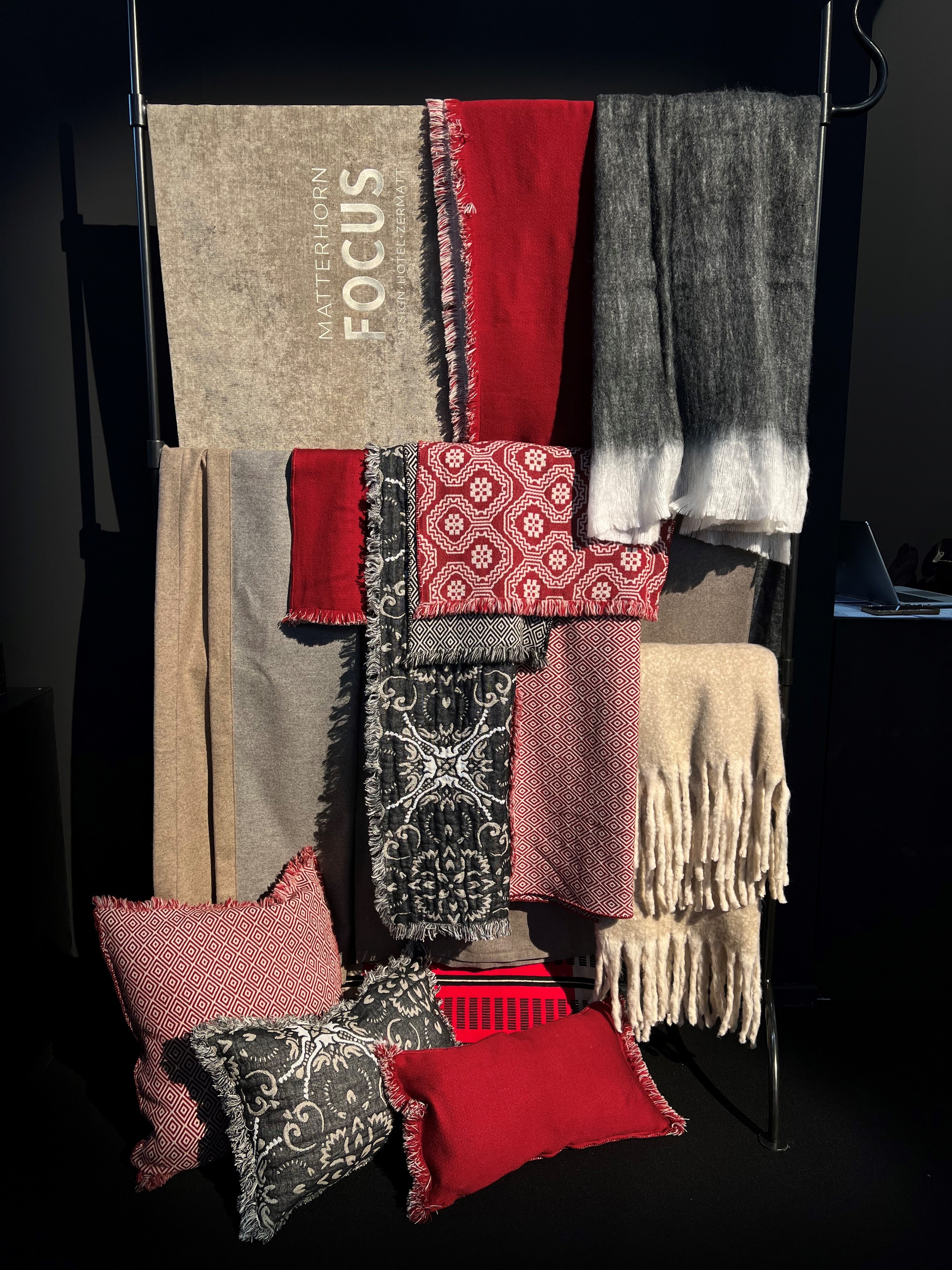 Zierkissen, Plaids und vieles mehr